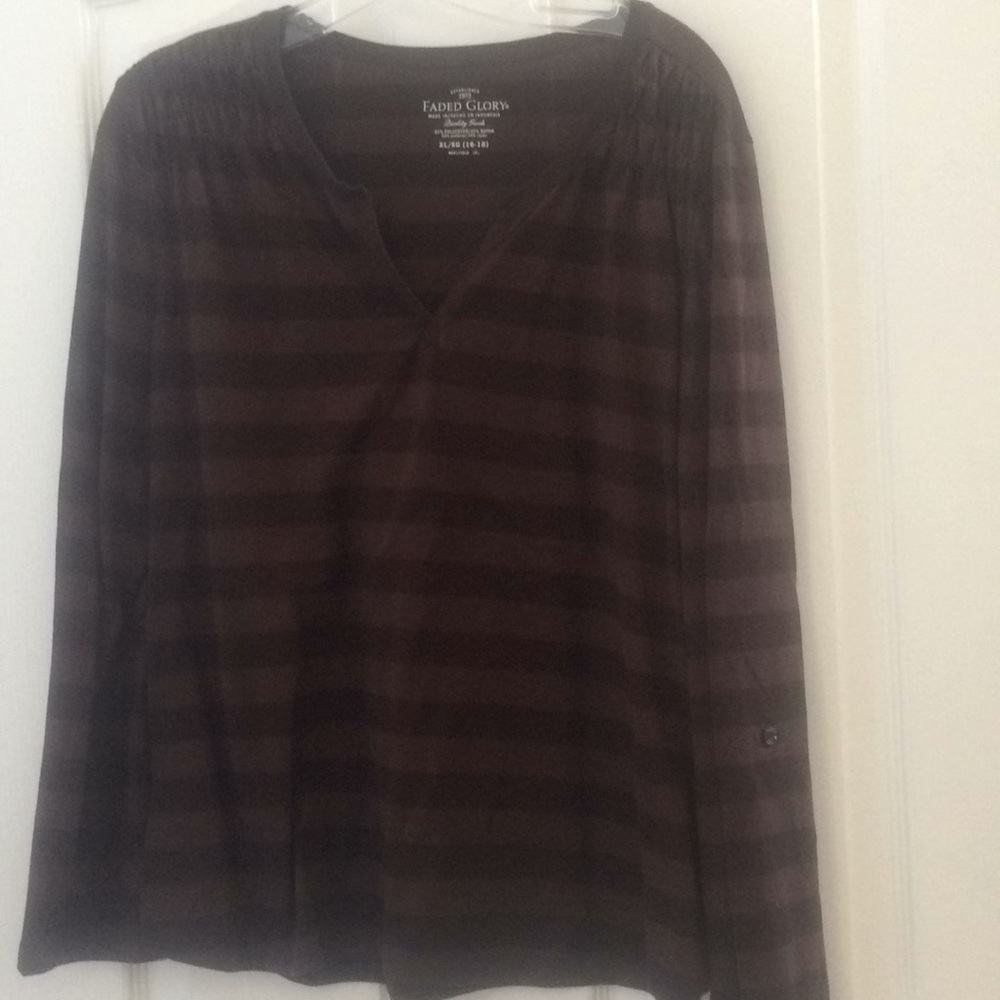 FINAL MARKDOWN Ladies faded glory tee extra large